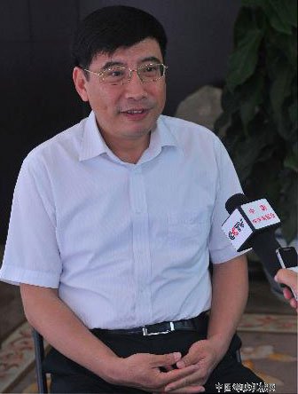 苗圩就促进新能源汽车产业发展接受媒体采访